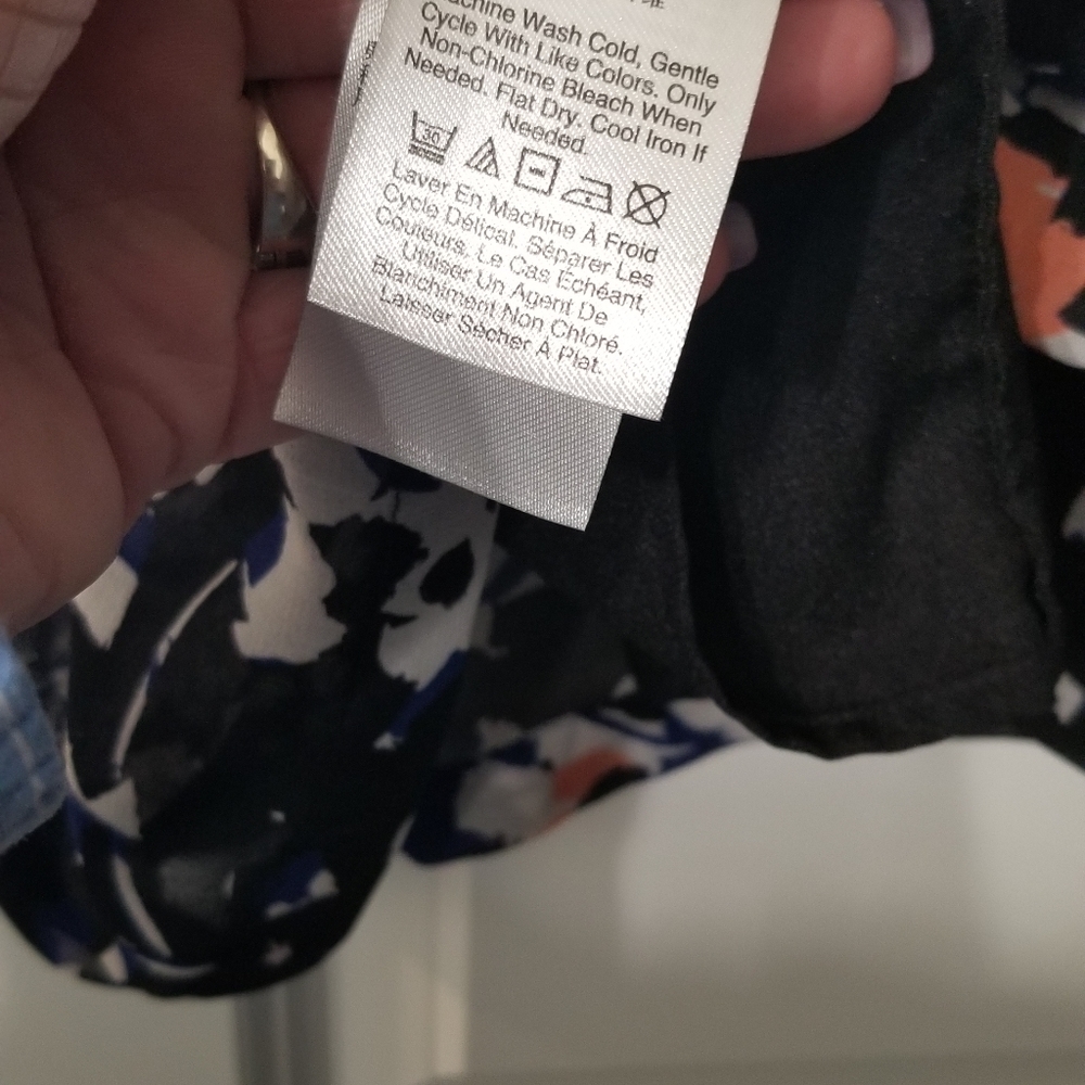 Nwot Dkny Flutter Sleeve Multi Color Size Large. - image 6